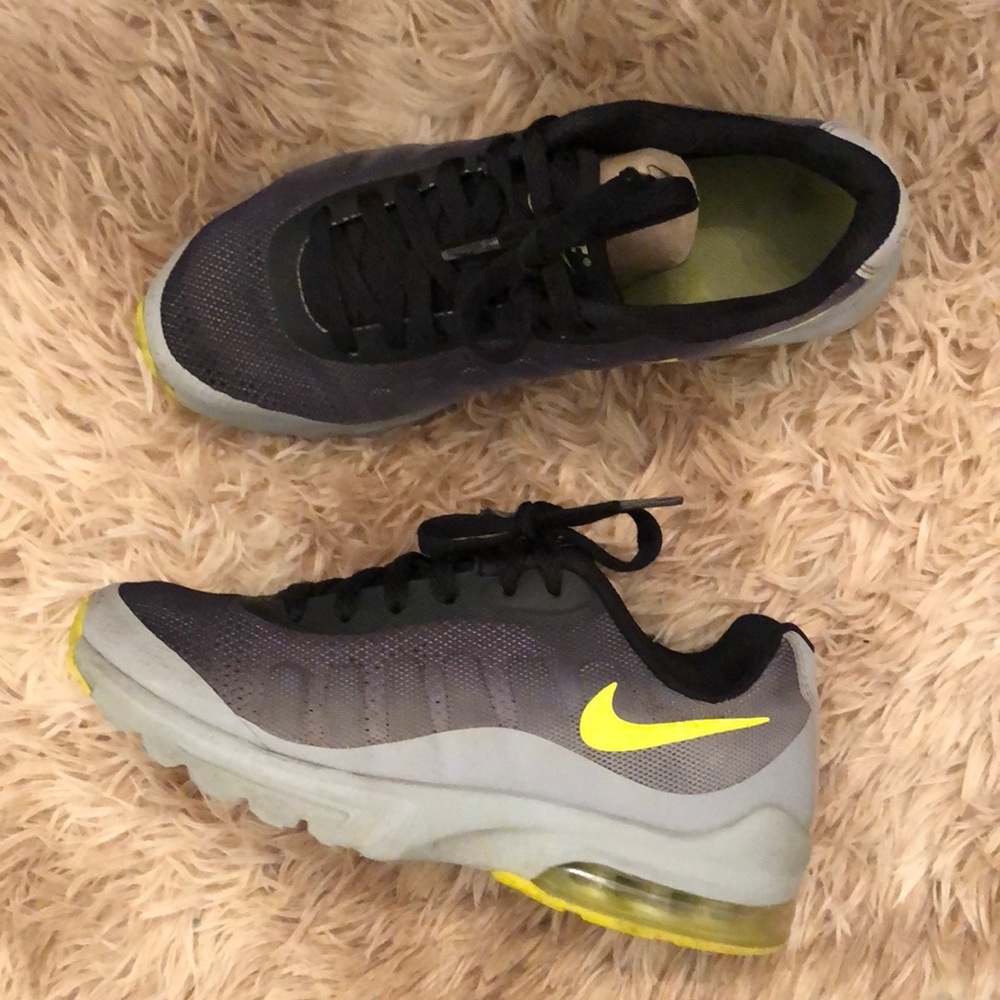 Nike Air Max Invigor